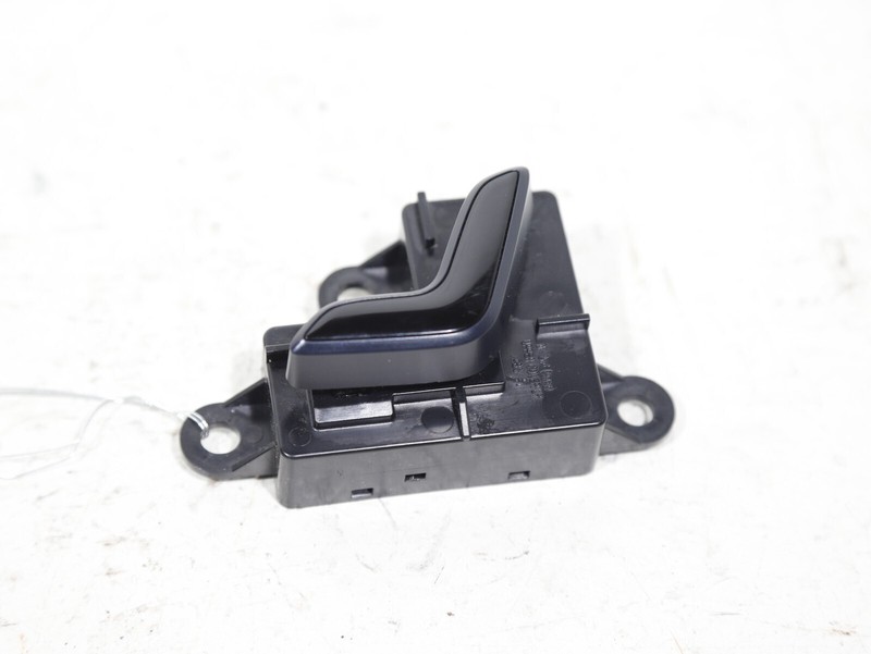 TESLA MODEL X REAR LEFT SIDE 2ND ROW SEAT GLASS SWITCH 1054308-00-B 84K