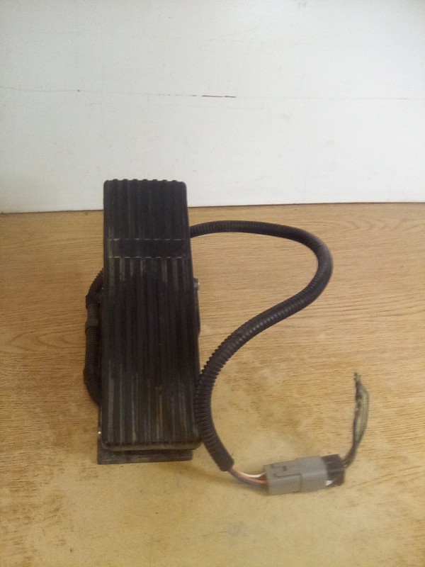 Kenworth T370/Paccar S21-1024 Throttle Pedal