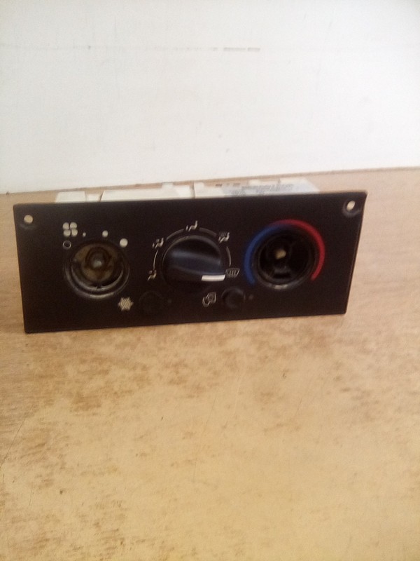 Kenworth T800 1000242403 Climate Control "MISSING KNOBS"