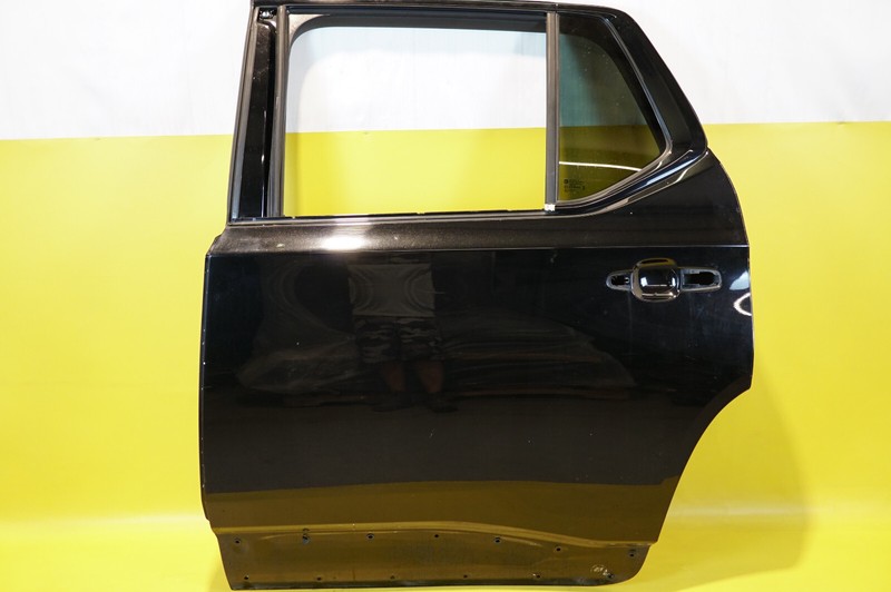 🔅2018-2023 Chevrolet OEM REAR DRIVER SIDE DOOR ASSEMBLY Color BLACK (711NE56)