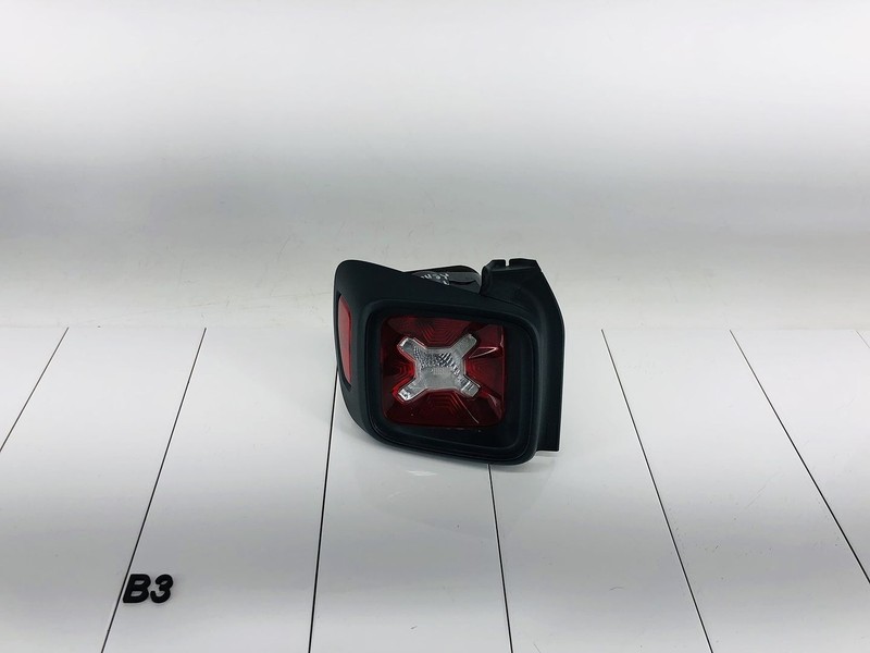 15-23 JEEP RENEGADE REAR LEFT DRIVER SIDE TAIL LIGHT BRAKE STOP LAMP OEM