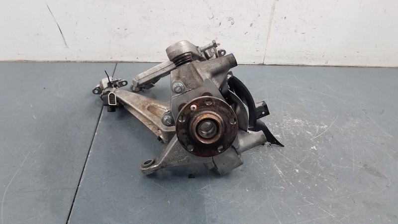 2015 McLaren 650S Spider Left Rear Hub Knuckle Control Arms #4100 X2