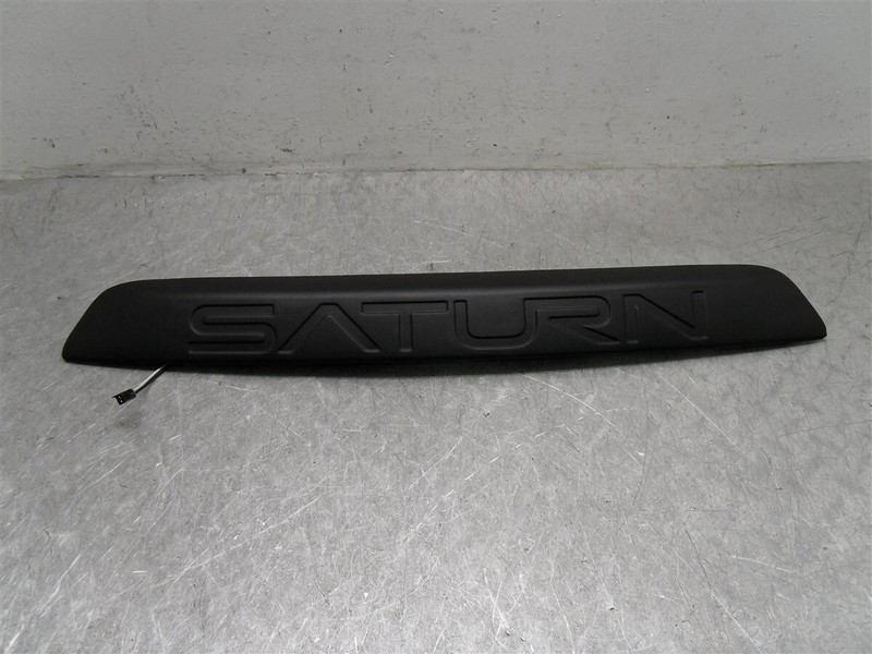 2002-2005 SATURN VUE LICENSE PLATE LAMP FINISH PANEL OEM 22660993