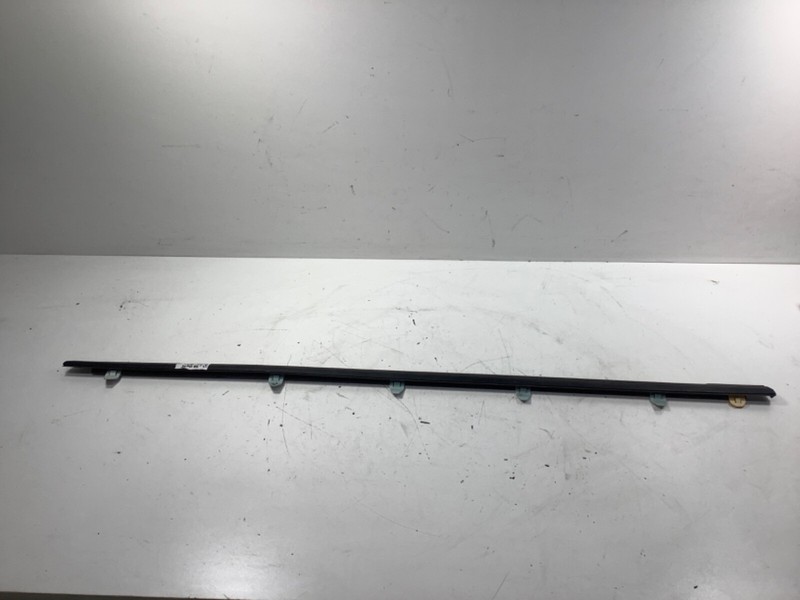 03-08 Honda Pilot Right Rear Door Belt Molding OEM