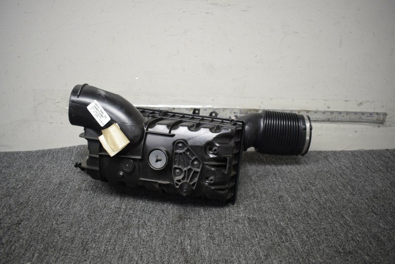 2015-2018 RANGE ROVER SPORT HSE AIR INTAKE RIGHT SIDE FACTORY OEM