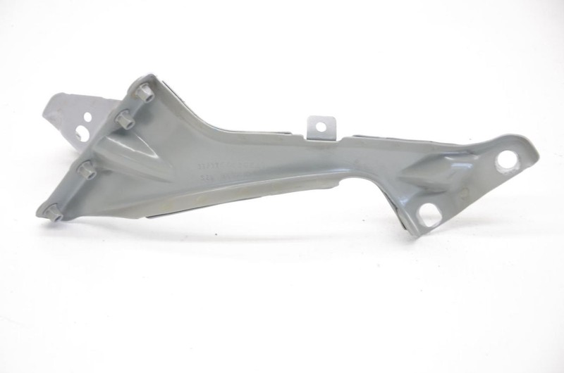 17-18 Audi A6 Passenger Right Front Fender Mounting Bracket 4G0821136