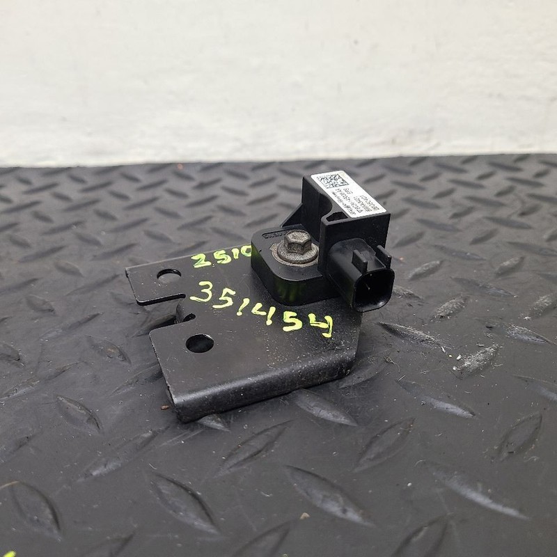04-07 Ford E150 E250 E350SD Front Crash Impact Sensor OEM 6C24-14B006-AA