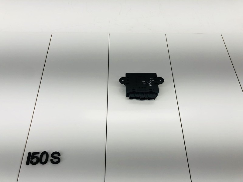 13-14 FORD FUSION SE FRONT RIGHT PASSENGER SIDE DOOR CONTROL COMPUTER MODULE OEM