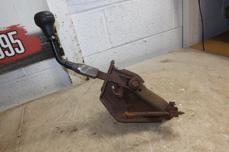 1991-1995 Jeep Wrangler YJ 2.5L OEM Transfer Case Shifter w/ Handle Knob