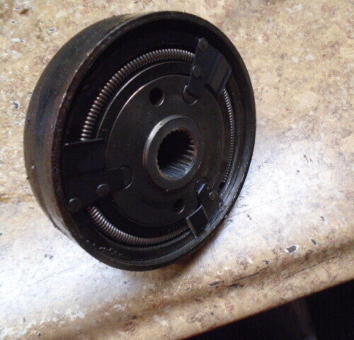 1986 YAMAHA YFM200 YFM 200 MOTO 4 ATV Engine Motor Centrifugal Clutch Housing L8