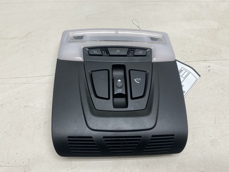 2016-2018 BMW 340I F30 OVERHEAD CONSOLE READING DOME LIGHT SUNROOF SWITCH OEM