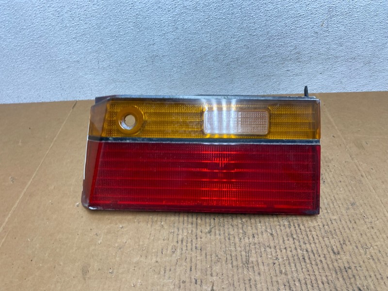 1990 to 1991 Honda Accord Coupe Right Passenger Inner Tail Light OEM AE0618 DG