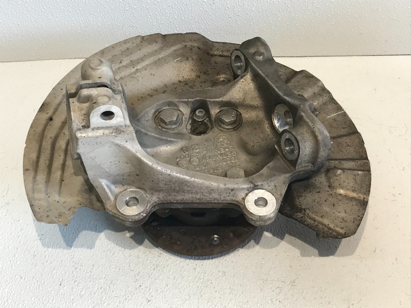 06-13 BMW E88 E90 328I 335I FRONT LEFT LH DRIVER SPINDLE KNUCKLE HUB OEM 6764443