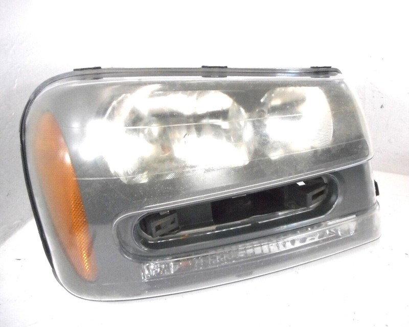 Chevrolet Trailblazer Halogen Headlight Passenger Right OEM 2002-2009