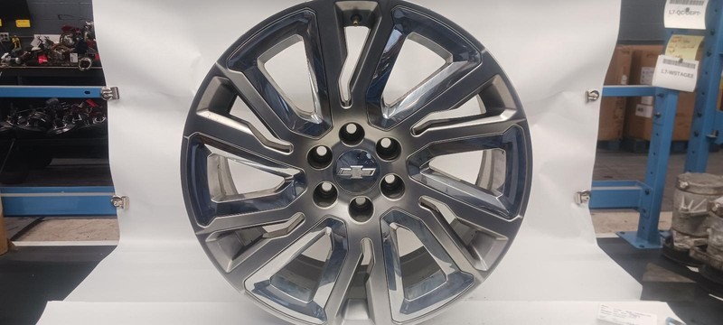 21 CHEVROLET SUBURBAN 1500 Wheel 22x9 12 spoke OEM Grade B