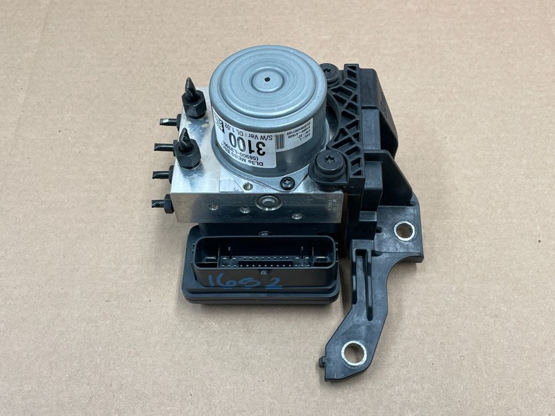 21 22 23 24 Kia K5 ABS Anti Lock Brake Pump Module Unit 1652 OEM