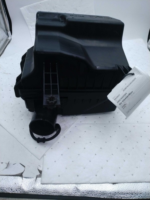 Used Air Cleaner Assembly fits: 2010 Suzuki Kizashi 2.4 Grade B