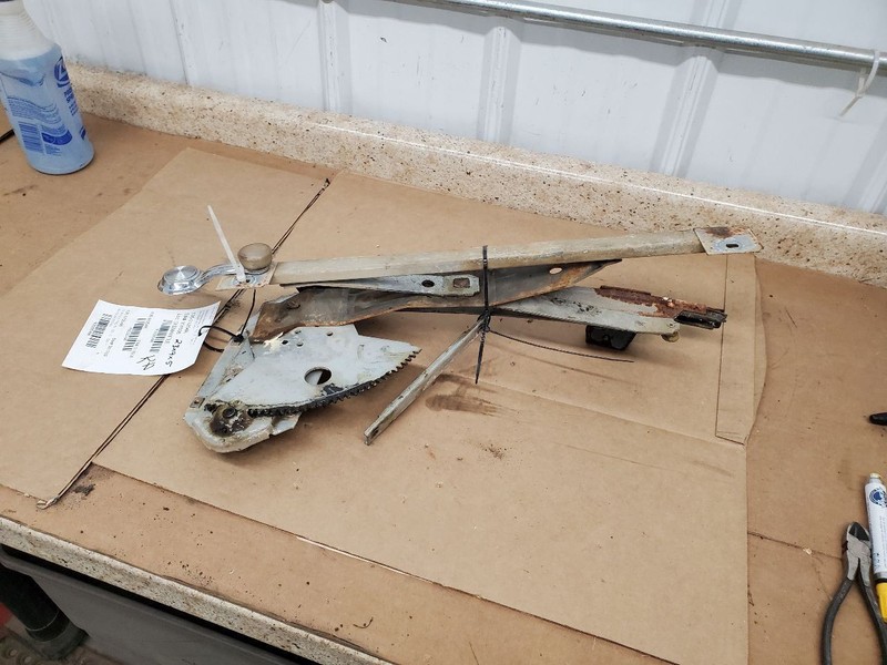 Passenger Right Rear Window Regulator Manual Sedan Fits 71-76 BUICK 292496