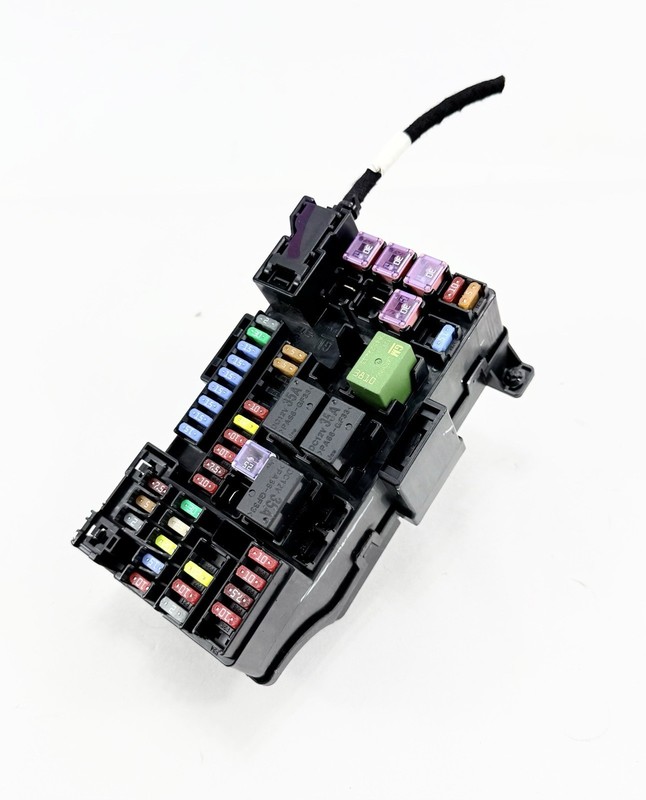 2018-2022 Chevrolet Trax Cabin Fuse Relay Box Junction Block Interior Panel OEM