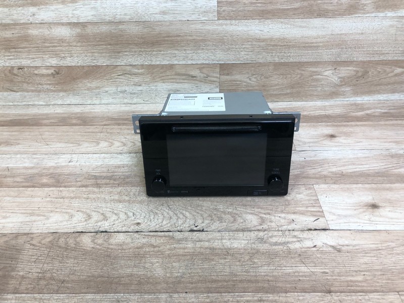 TOYOTA TACOMA OEM FRONT NAVIGATION RADIO STEREO SCREEN GPS HEADUNIT 2016-2019