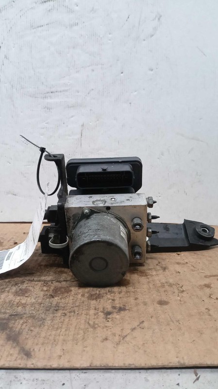 2016 Chevrolet Cruze ABS Hydraulic Assembly OEM 13466374 Black 91K Mi