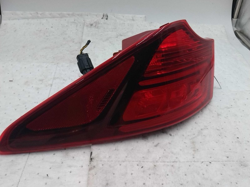 2017-2018 Hyundai Santa Fe Right Tail Light Assembly Black LED OEM Used