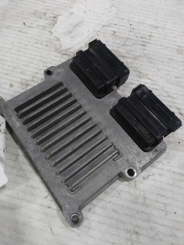 2014 KIA Cadenza Engine Control Module ECM 3.3L OEM Used 160K Miles