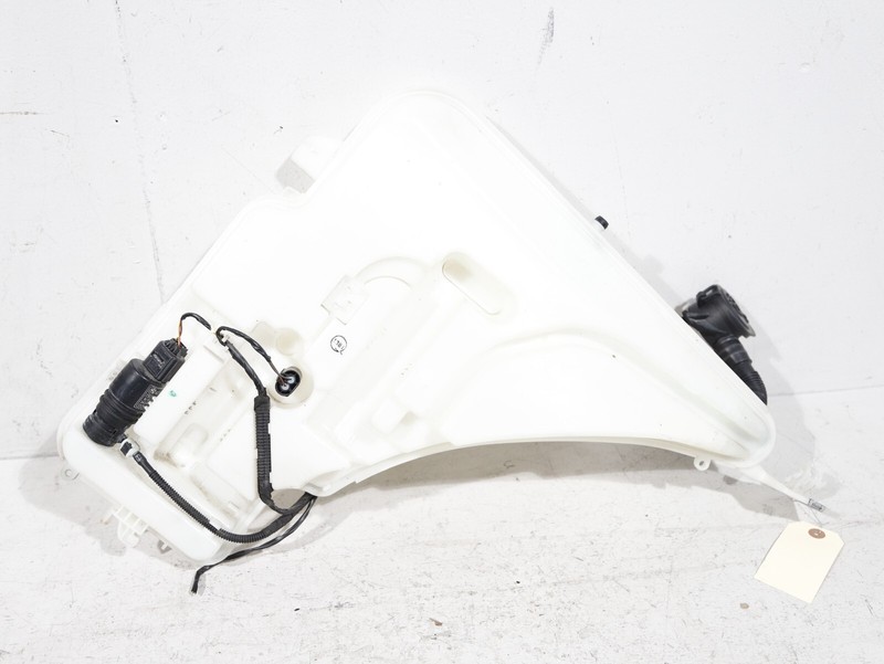 12-18 OEM BMW 2 3 Series F22 F30 F32 Windshield Water Fluid Container Tank Pump