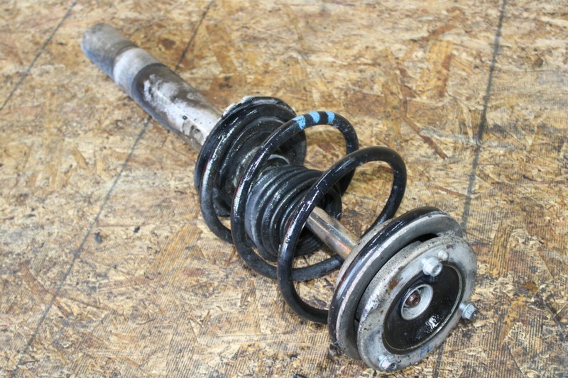 BMW E39 525 528 530 540 Front Left Driver Side Shock Spring Strut Assembly OEM