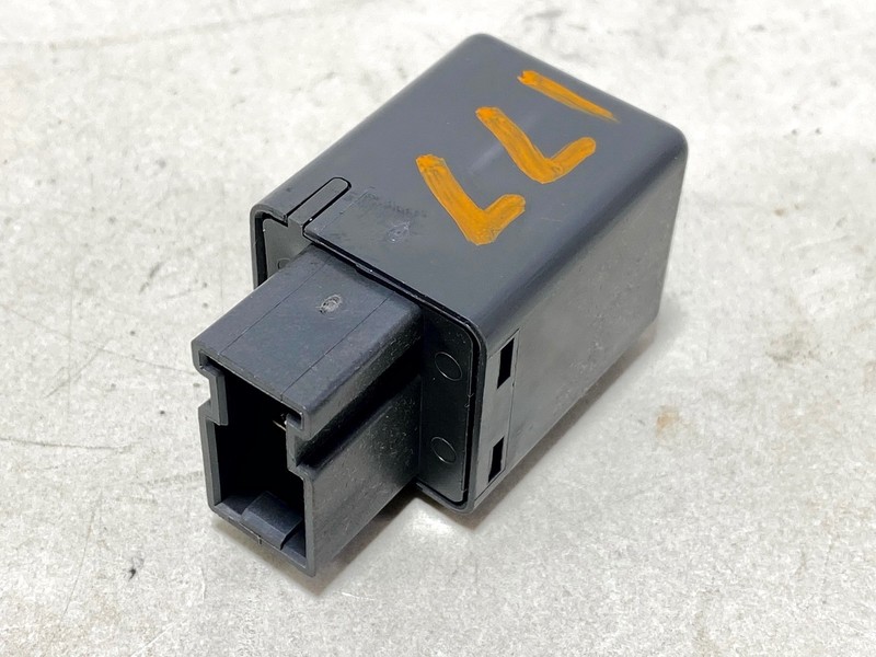 14-23 INFINITI Q50 Q60 WINDOW RELAY CONNECTOR CIRCUIT BREAKER BLOCK OEM