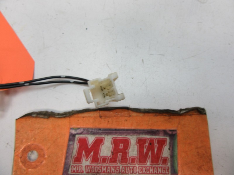 FITS WIRE PLUG CONNECTOR OFF REAR LICENSE PLATE LIGHT BACK HATCH LID LAMP LENS
