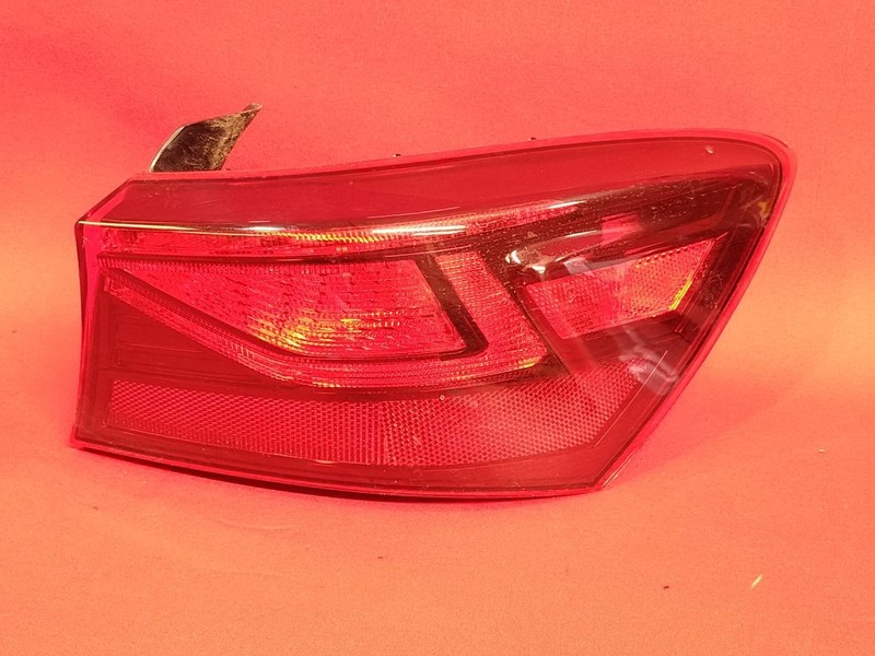 2019-2024 Kia Forte RIGHT PASSENGER OUTER Quarter Incandescent Tail Light Lamp