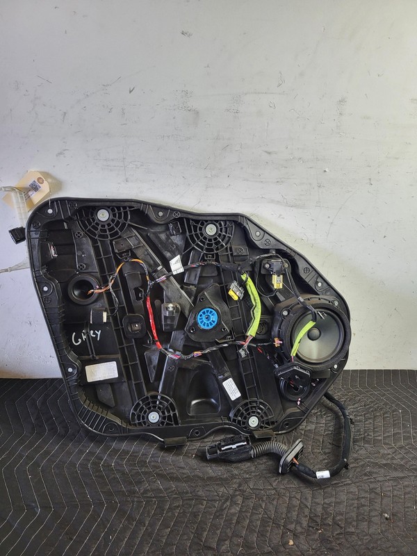 KIA SORENTO 2020 2.5L 2WD Front Left Driver Door Window Regulator USED OEM 21-24