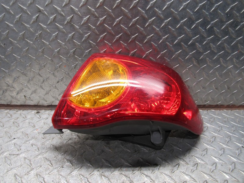 09-10 TOYOTA COROLLA RIGHT REAR PASSENGER TAIL LAMP QUARTER PANEL MOUNTED