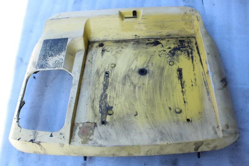 1997 HYSTER FORKLIFT S50XM HOOD PANEL