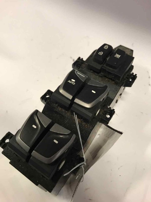 Door Switch Front HYUNDAI SANTA FE 13 14 16