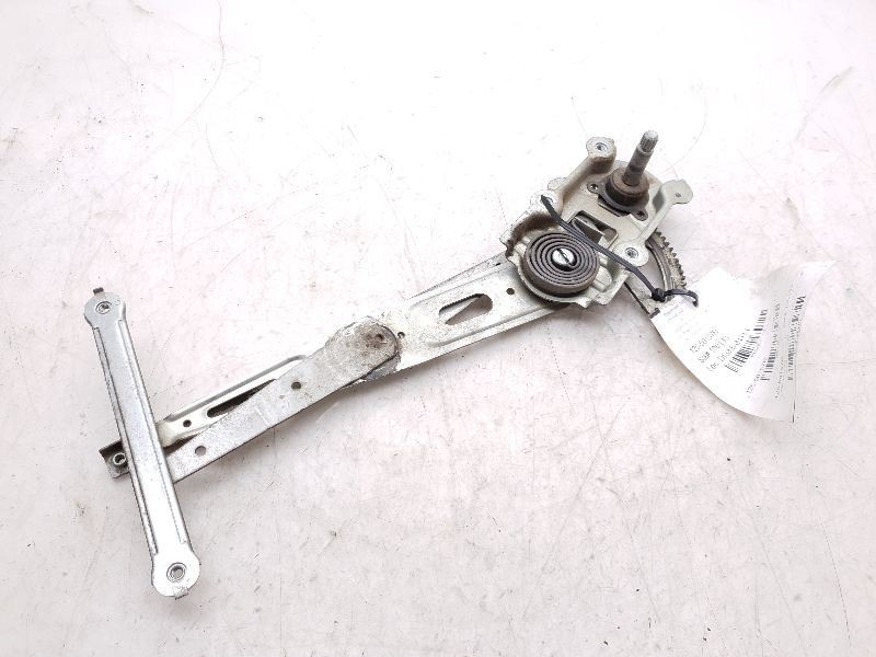 06-11 TOYOTA YARIS 1.5L FWD AT PASSENGER SIDE FRONT WINDOW REGULATOR