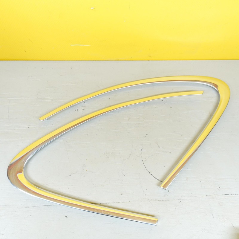 2015-2018 PORSCHE CAYENNE LEFT REAR QUARTER WINDOW TRIM MOLDING SET 7P5853995D