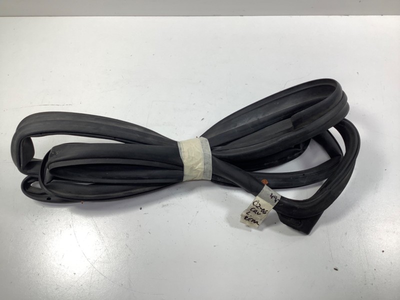 02-06 Honda CR-V Left Rear Weatherstrip Door Seal 72850-S9A-003 OEM