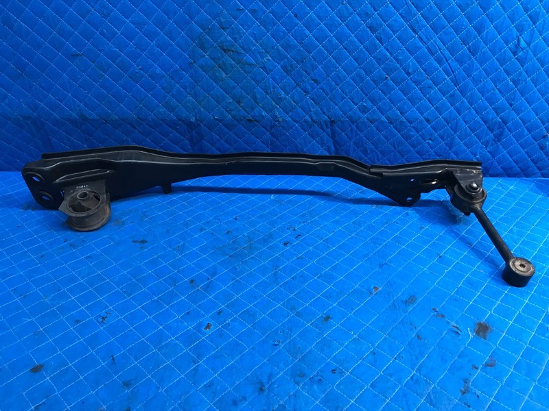 2005-2012 Ford Escape FRONT Engine Mount Subframe Cradle HYBRID 2.3L OEM