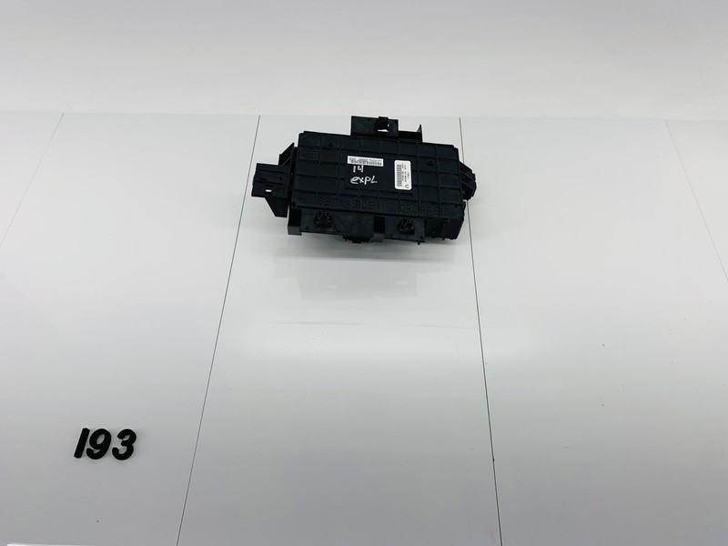 2014 FORD EXPLORER 3.5L V6 GAS ENGINE MOTOR JUNCTION FUSE & RELAY BLOCK OEM