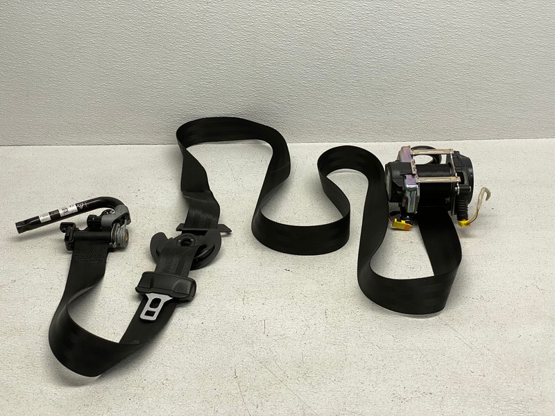 17-20 JAGUAR F-PACE FRONT RIGHT PASSENGER SIDE SEAT BELT RETRACTOR OEM LOT668