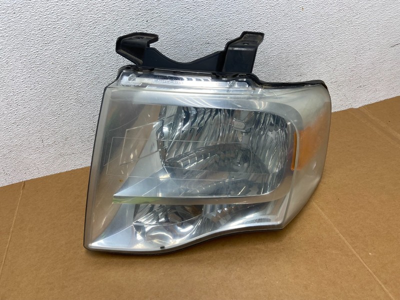 2007 - 2014 Ford Expedition Left Driver LH Side Headlight Halogen Oem AD8872 DW