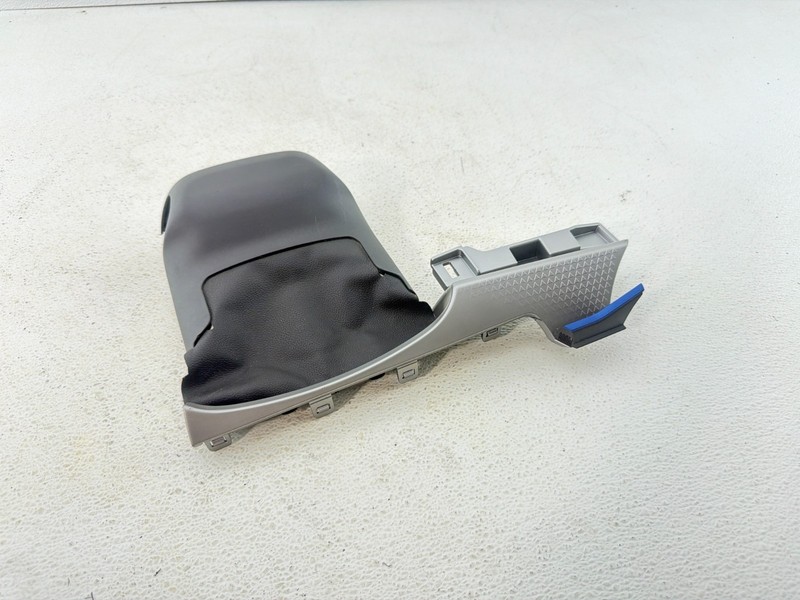 24-25 CHEVROLET TRAX STEERING COLUMN SHROUD UPPER COVER TRIM PANEL & BOOT OEM