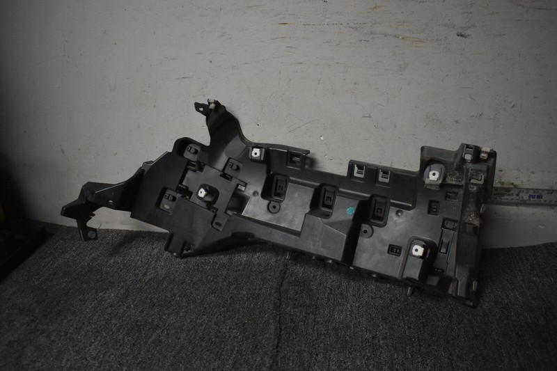 2019 LAND ROVER DISCOVERY BUMPER BRACKET RIGHT SIDE FACTORY OEM
