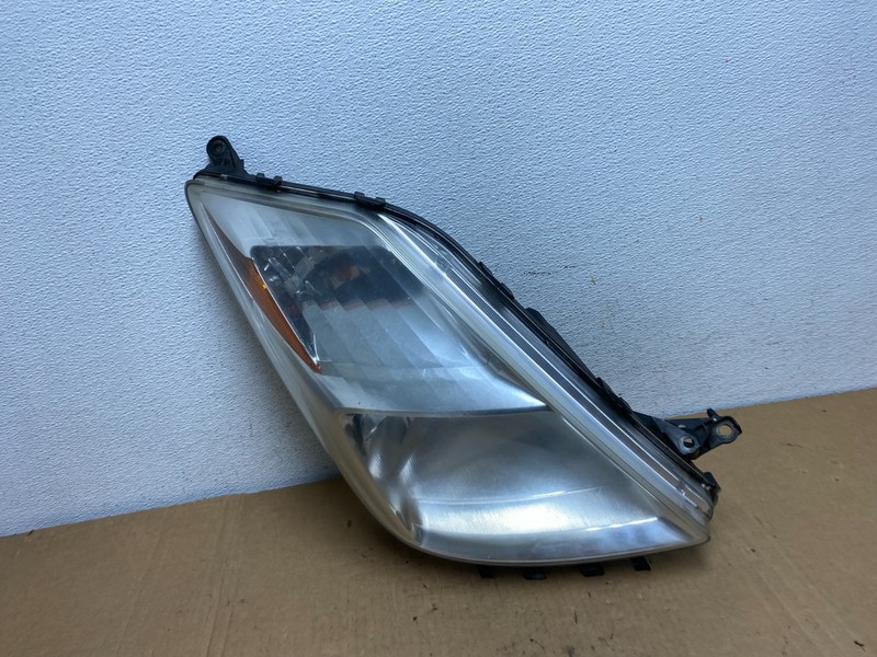 2004-2005 Toyota Prius Right Passenger RH Halogen Headlight AD2754 DW