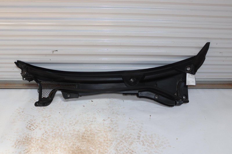 2018-2022 ALFA ROMEO STELVIO FRONT WINDSHIELD WIPER COWL GRILL COVER PANEL OEM
