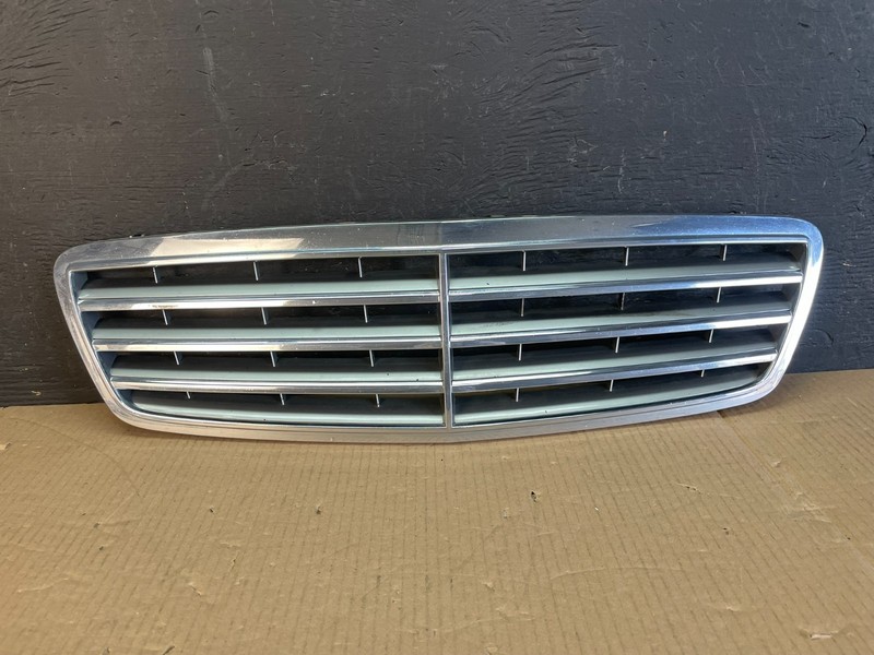 2005-2007 Mercedes W203 C230 C320 C350 Front Upper Grill Grille ae3719 DG