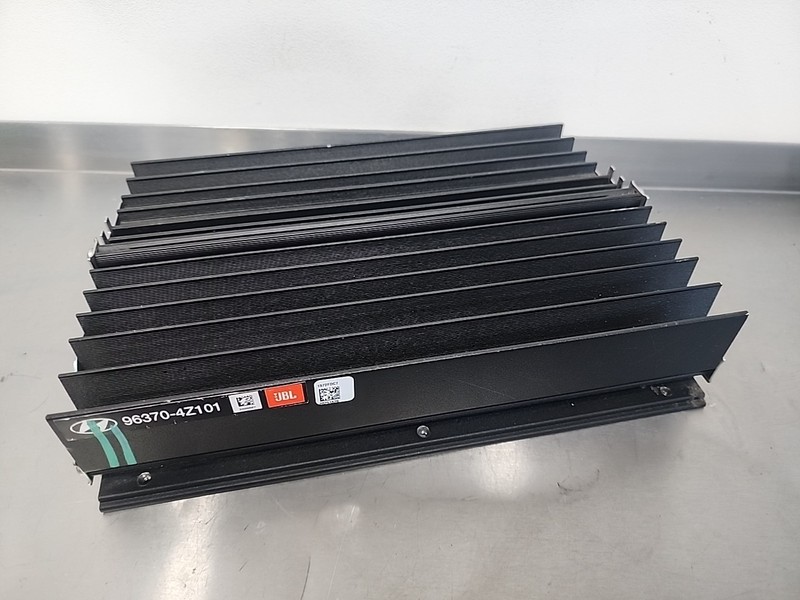 14 Thru 16 Hyundai Santa Fe Sport Infinity JBL Radio Audio Amplifier 96370-4Z101