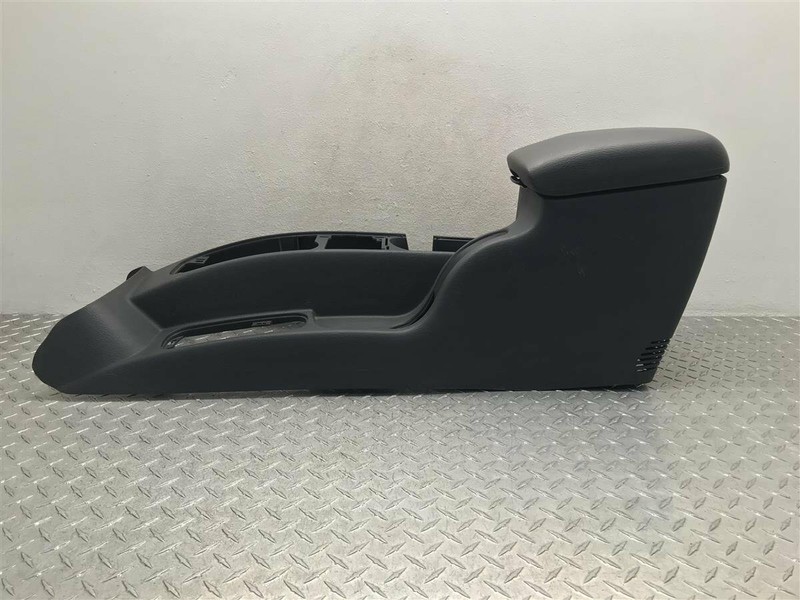05 06 07 JEEP LIBERTY FLOOR CONSOLE AT 4WD OEM 241-02254